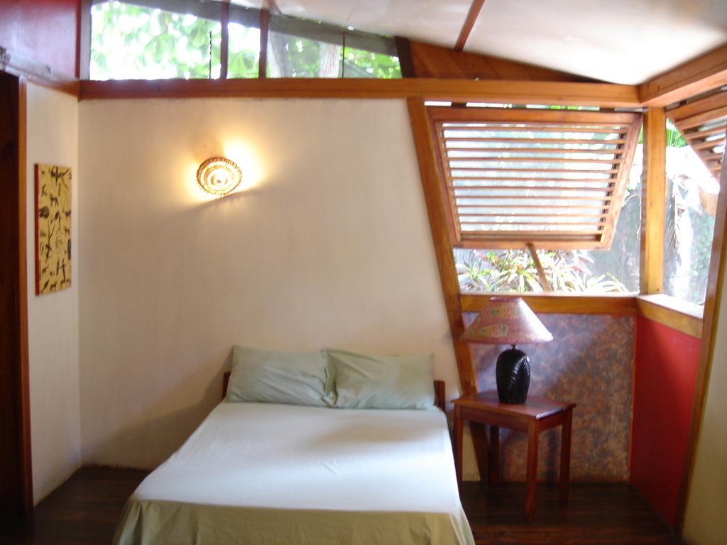 Whistling Bird Hotel Negril Exterior photo