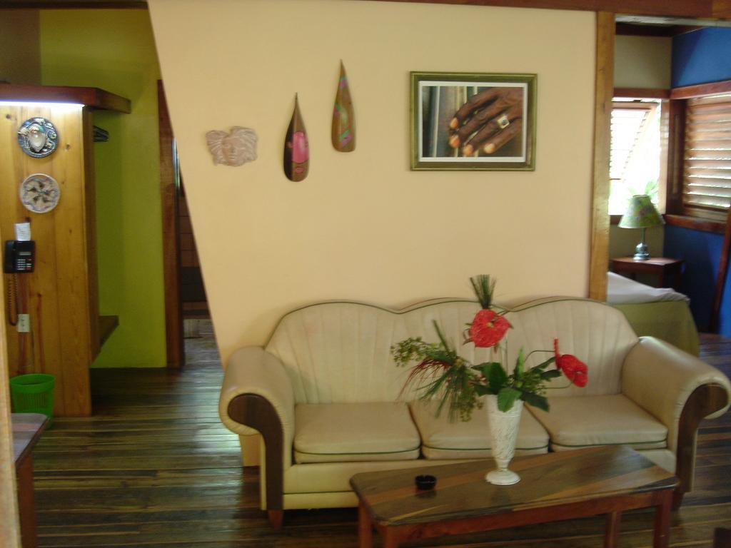 Whistling Bird Hotel Negril Exterior photo